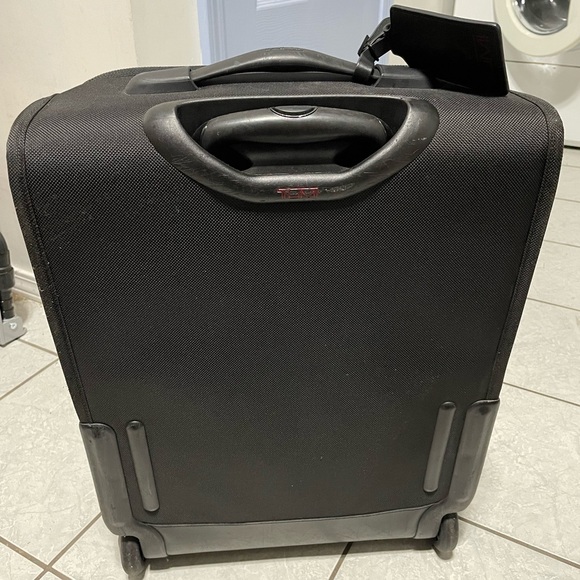 TUMI Alpha Continental Expandable 21" Carry On Upright Luggage 2 Wheel - Picture 8 of 15